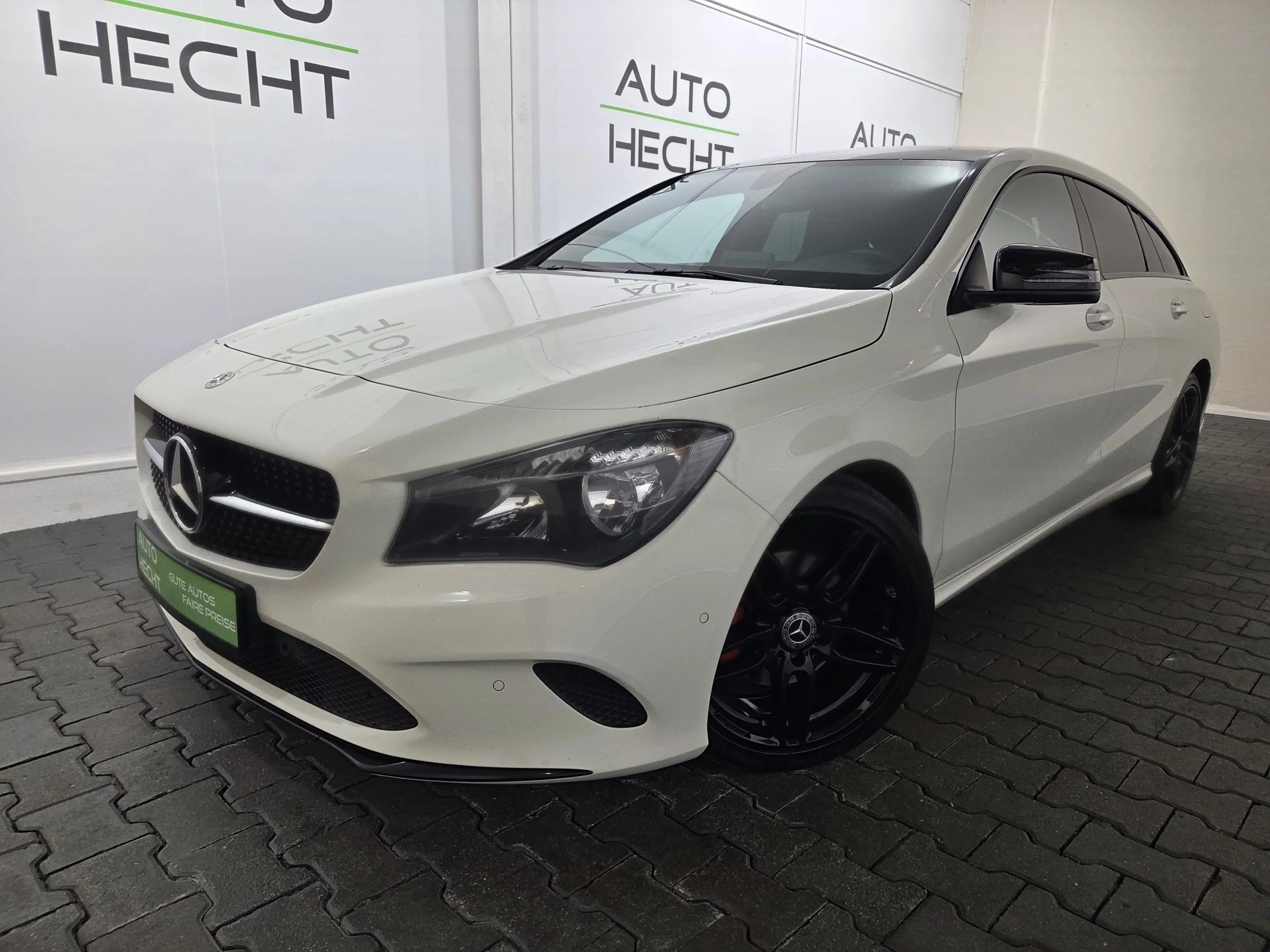 Mercedes-Benz CLA 200 7G-DCT Urban, Panorama, Kamera