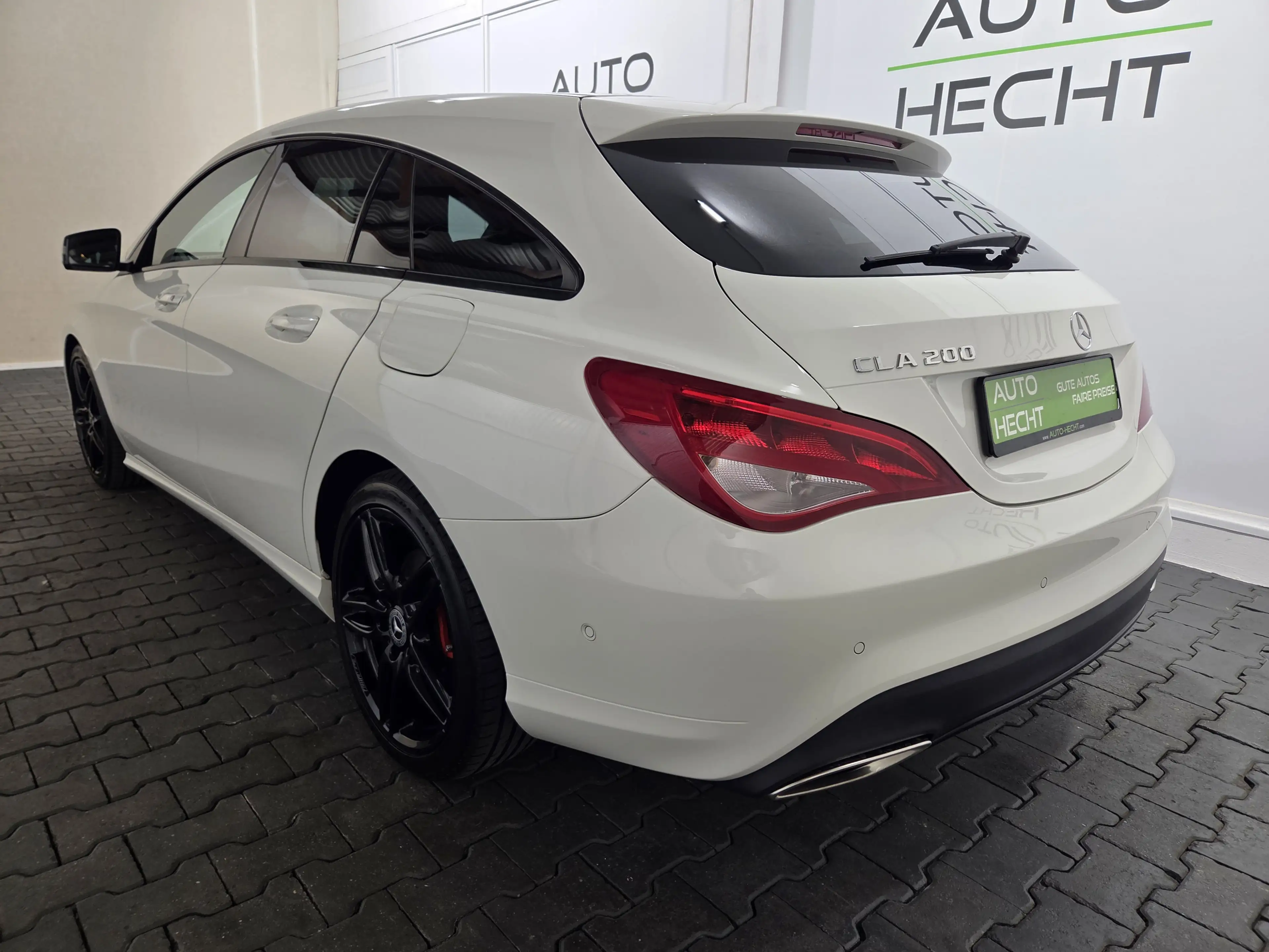 Mercedes-Benz CLA 200 7G-DCT Urban, Panorama, Kamera — photo 2