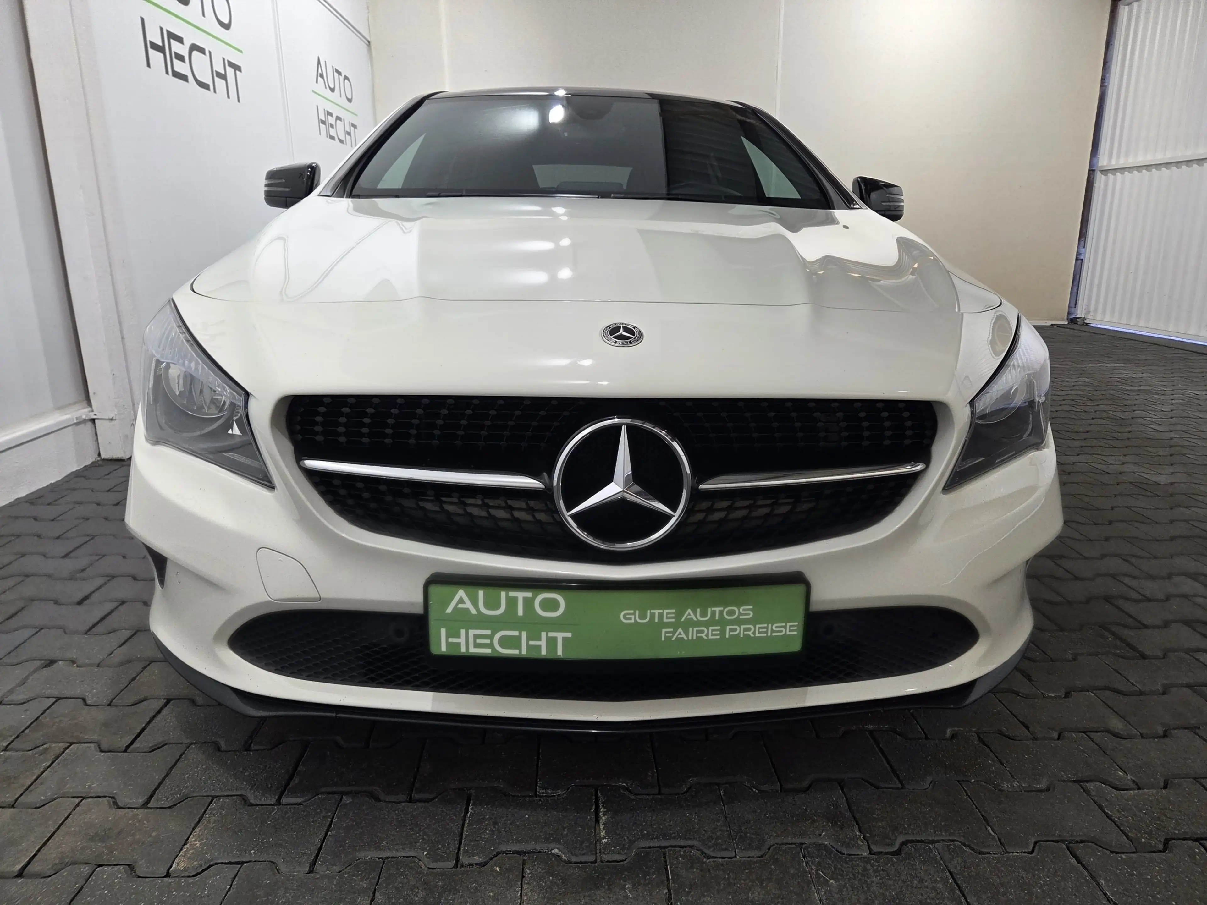 Mercedes-Benz CLA 200 7G-DCT Urban, Panorama, Kamera — photo 5