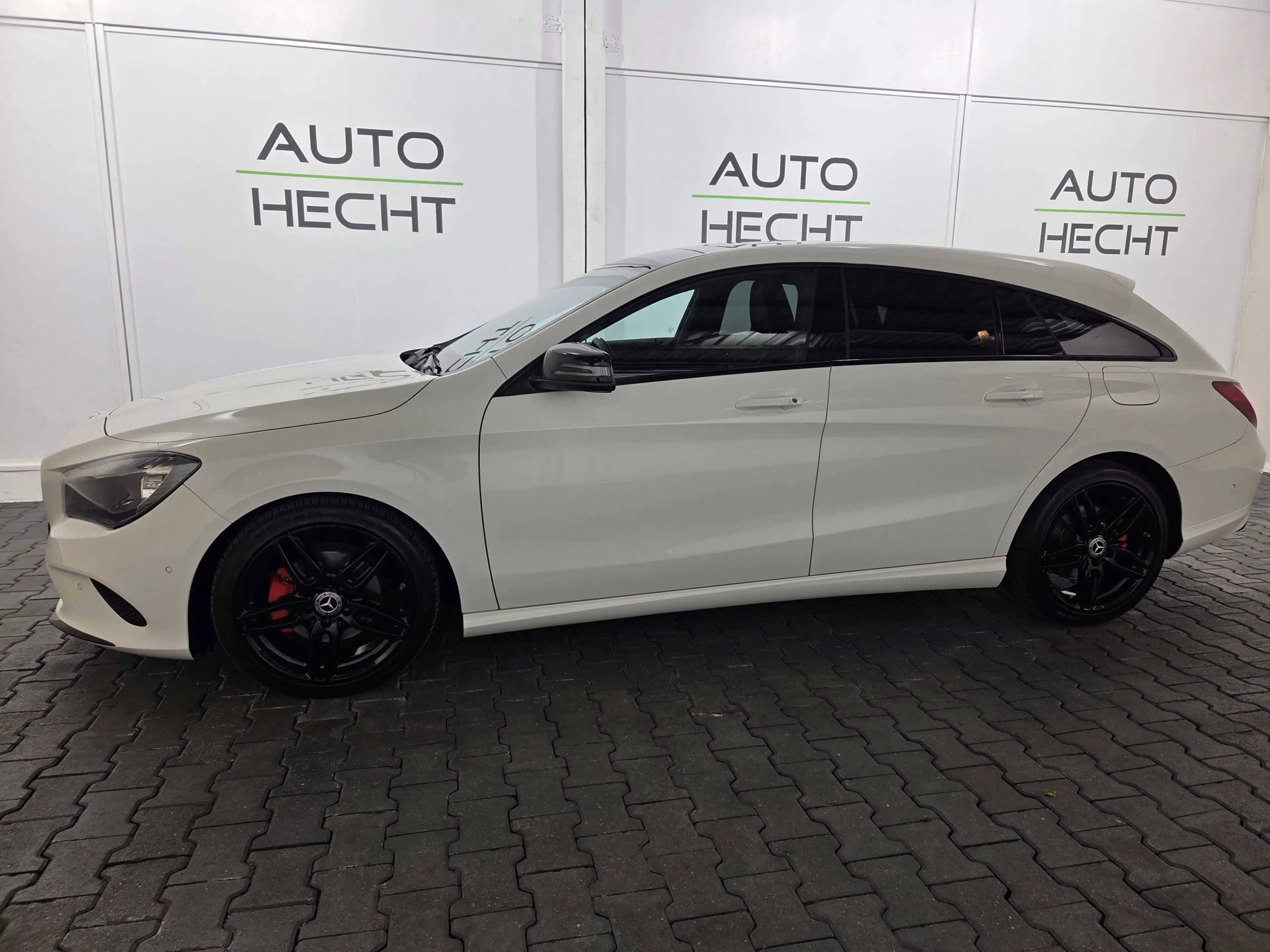 Mercedes-Benz CLA 200 7G-DCT Urban, Panorama, Kamera — photo 7