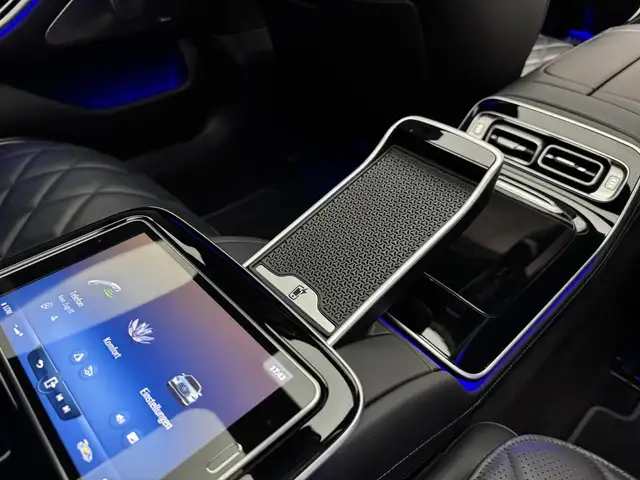 Mercedes-Benz S Class view 11