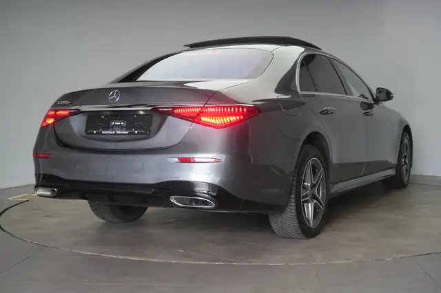 Mercedes-Benz S Class view 5