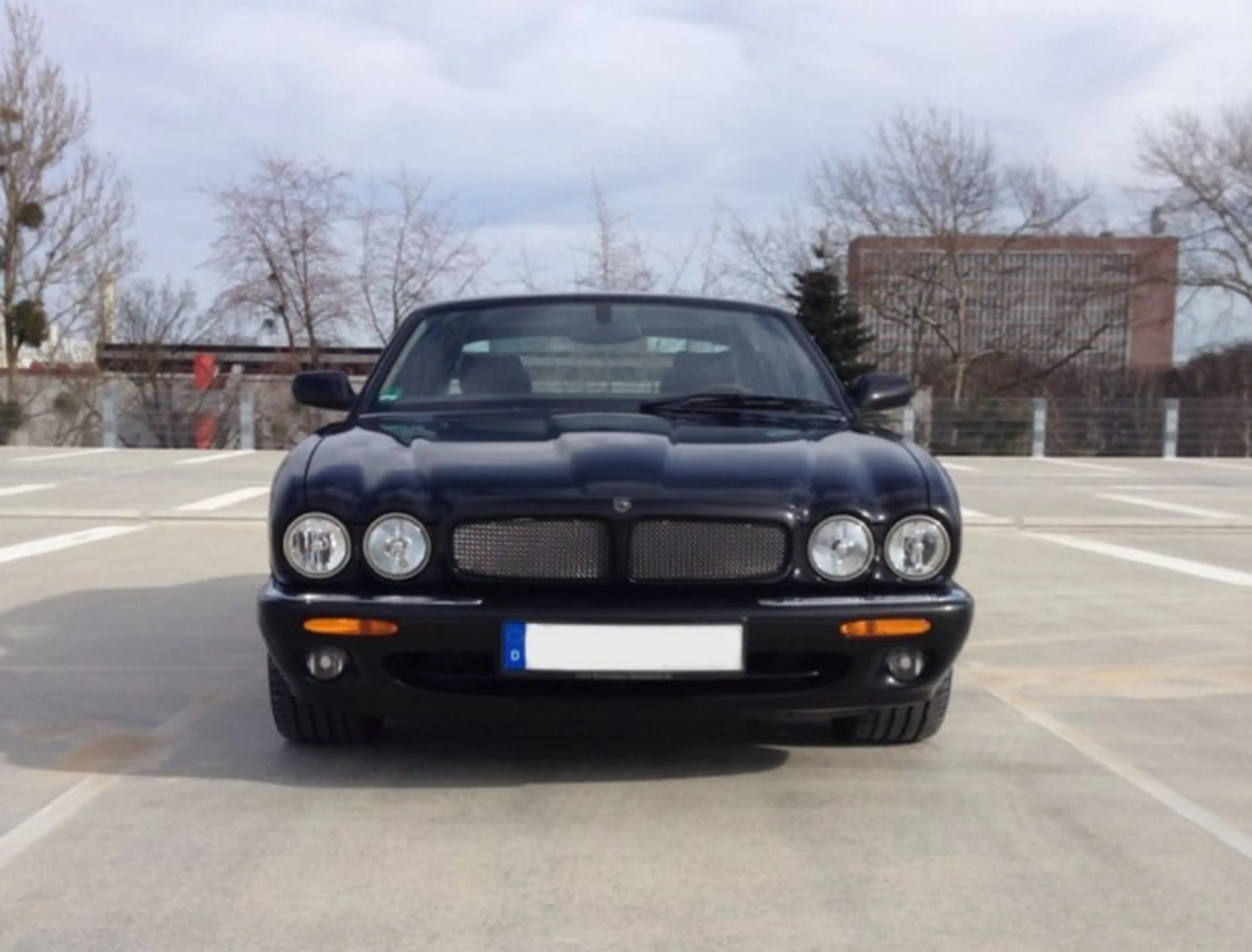 Jaguar XJR 100