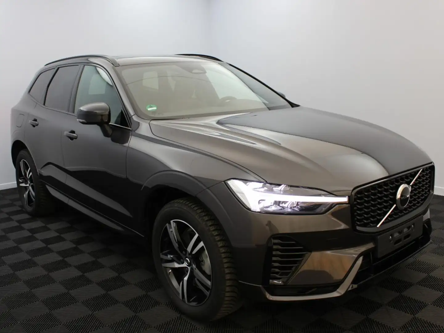 Volvo XC60 T6 Recharge AWD 253 ch + 87 ch Geartronic 8 R-Desi - 1