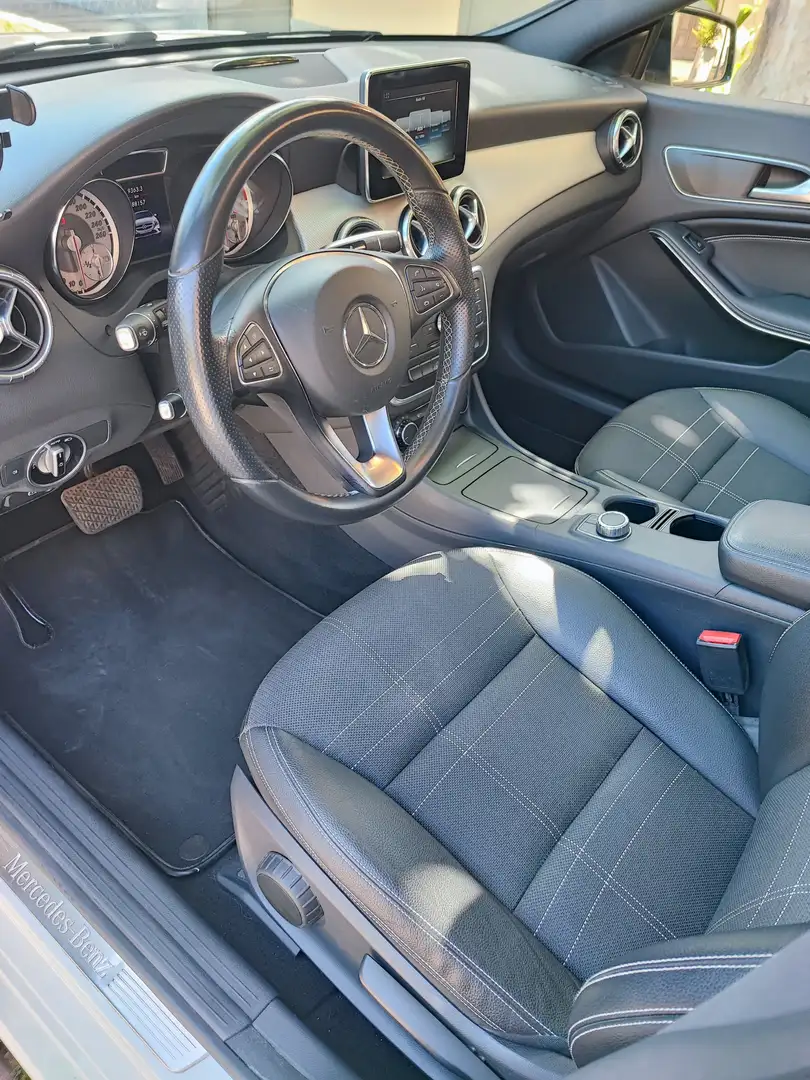 Mercedes-Benz CLA 200 CLA Shooting Brake Sport automatic Bílá - 2