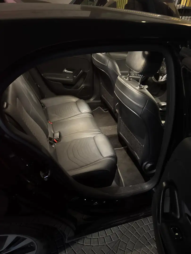 Mercedes-Benz 180 Classe a 180d Schwarz - 2