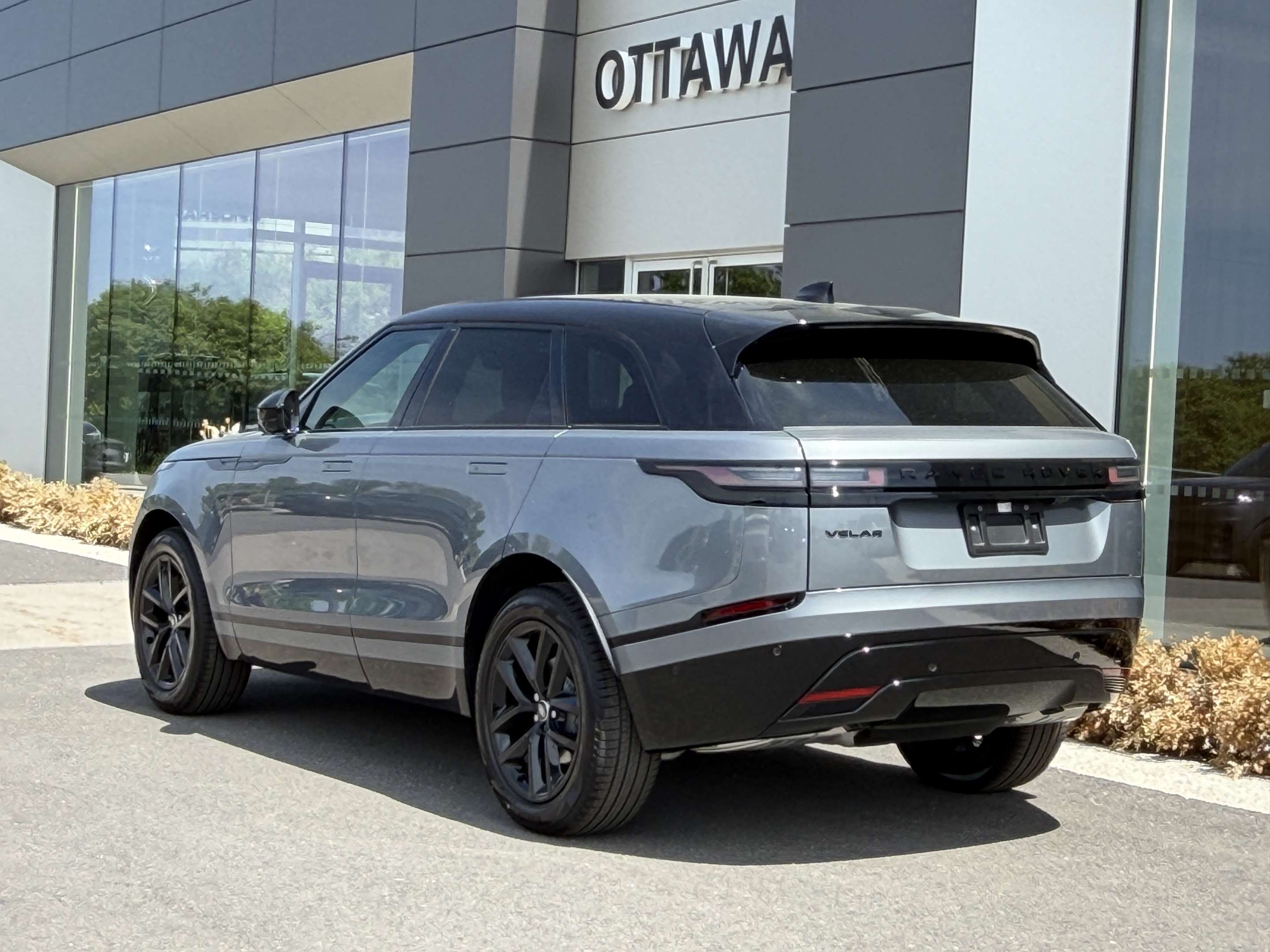 2026 Land Rover Range Rover Velar P250 Dynamic SE *Ltd Avail* — снимка 1