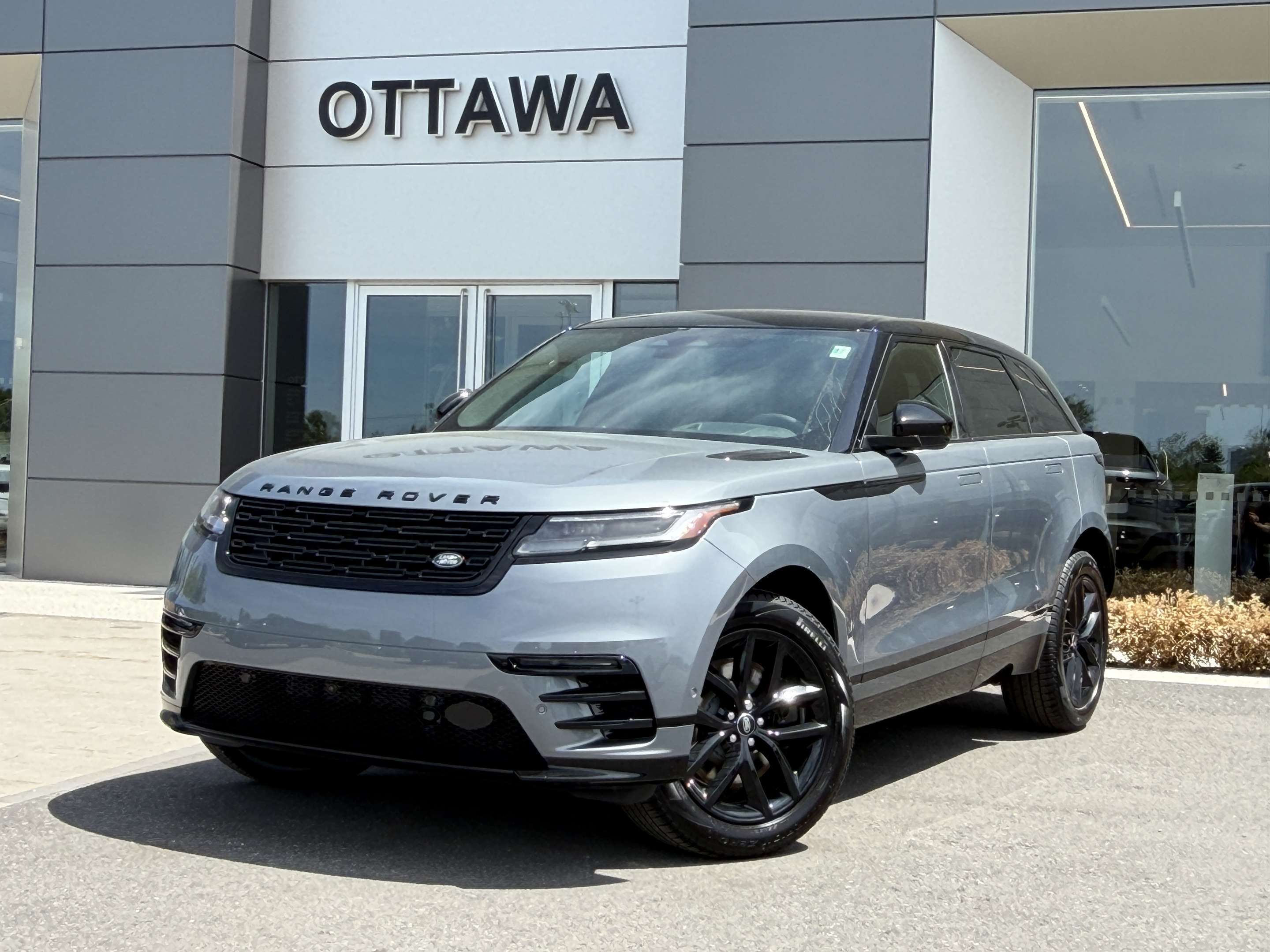 2026 Land Rover Range Rover Velar P250 Dynamic SE *Ltd Avail*