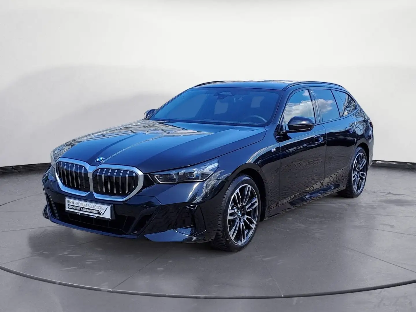 BMW 520 d Touring M Sportpaket Panorama Standhzg. AHK Schwarz - 2