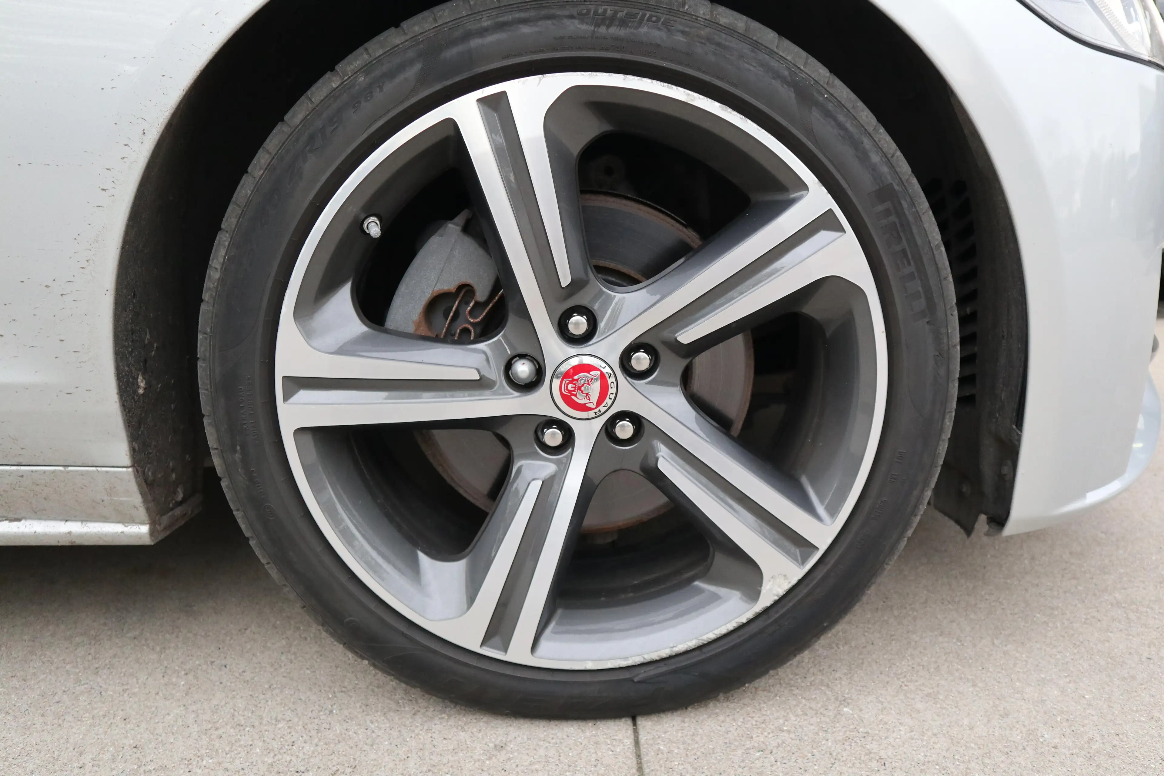 Jaguar XF Sportbrake — photo 9