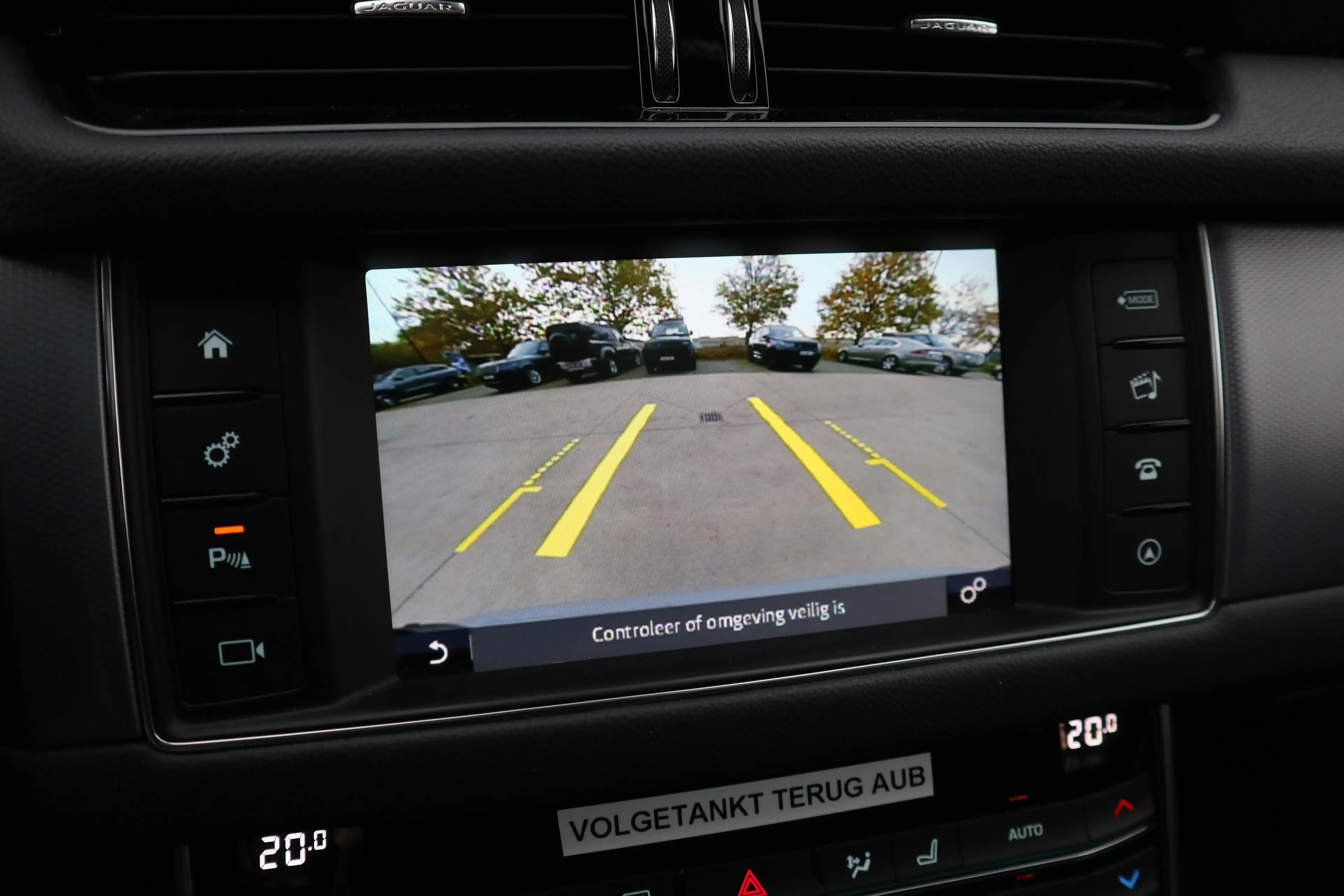 Jaguar XF Sportbrake — photo 13