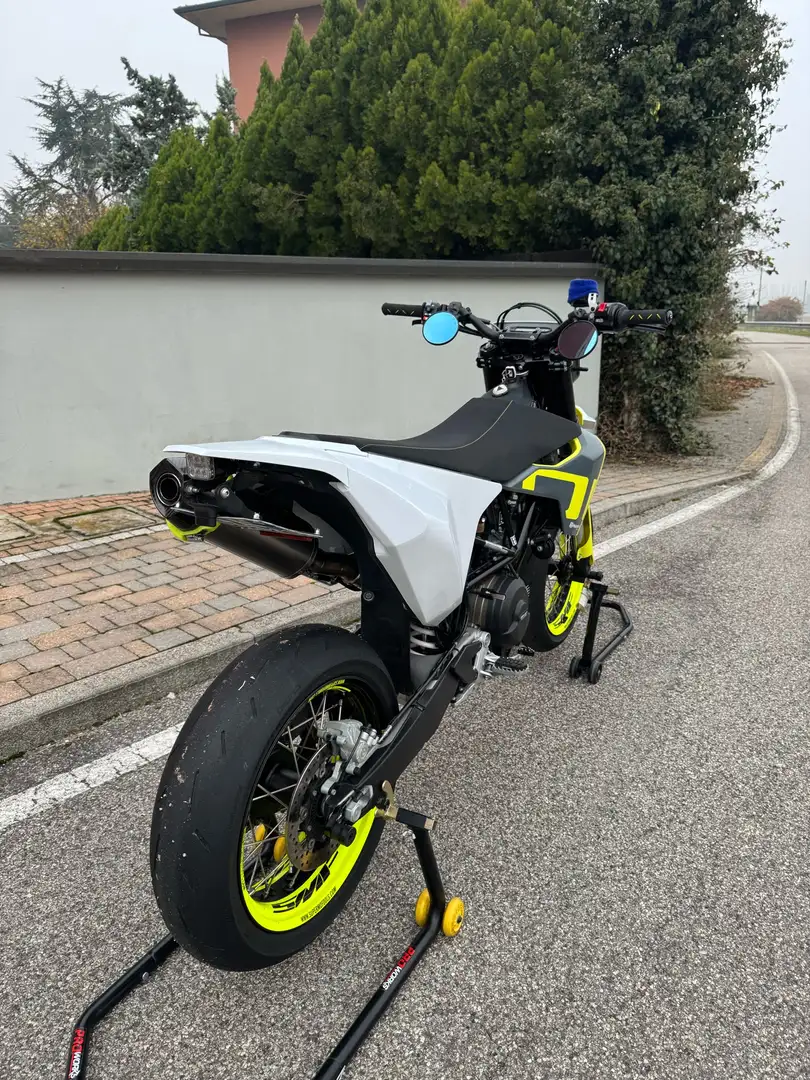 Husqvarna 701 Supermoto Bianco - 2