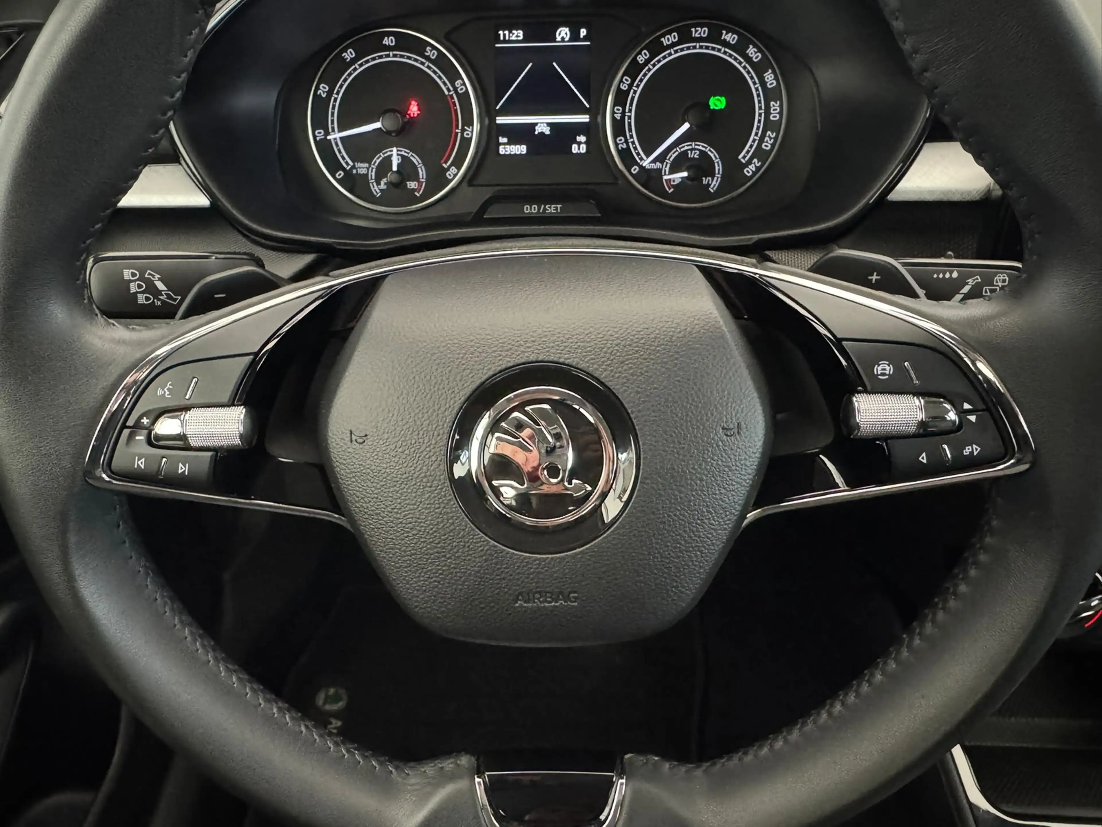 Skoda Fabia Selection 1.5TSI DSG+ACC+PDC+LED+BLUETOOTH — photo 6