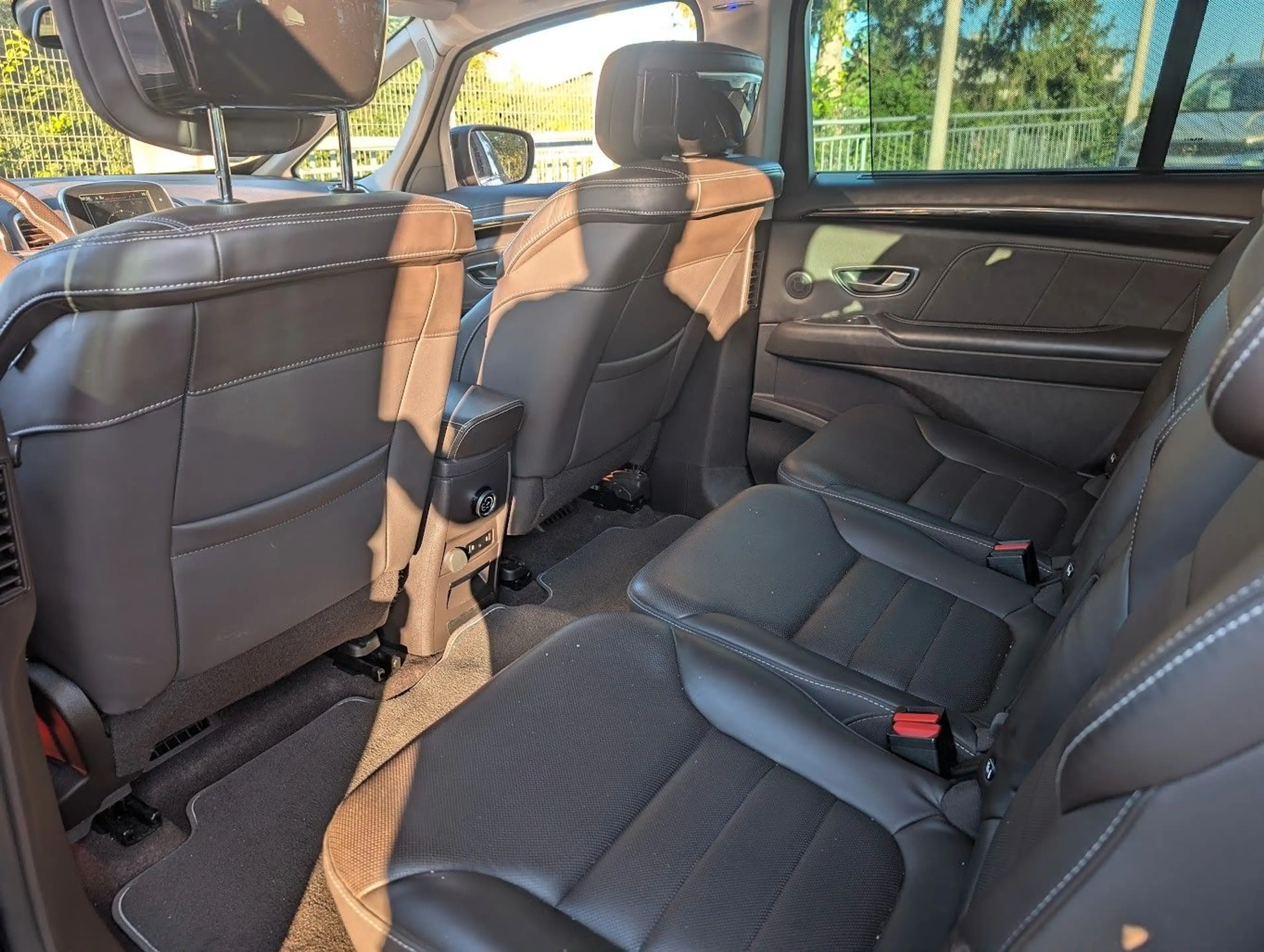 Renault Espace V Initiale Paris RFK. Navi. Sitzh. BOSE. — photo 11