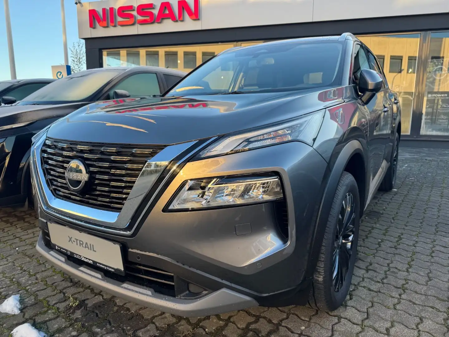 Nissan X-Trail N-Connecta Grau - 2