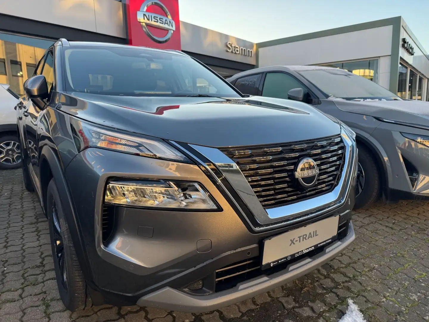 Nissan X-Trail N-Connecta Grau - 1