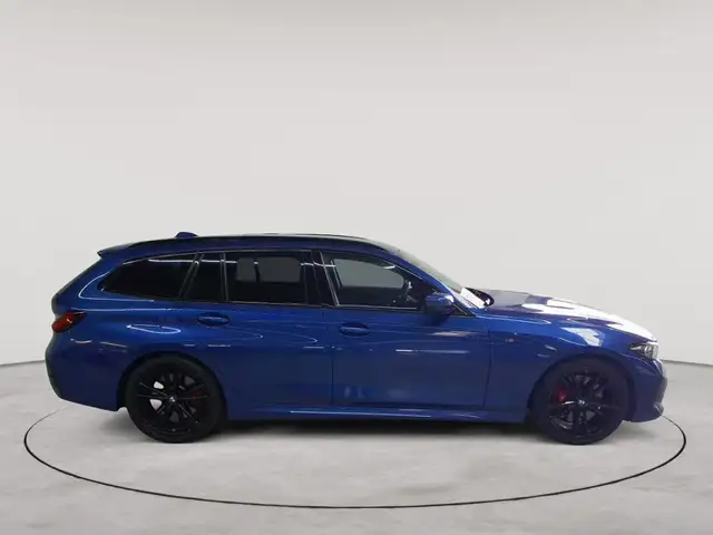 BMW 3 Series view 3