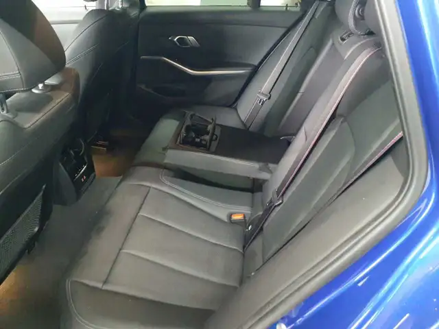 BMW 3 Series view 13