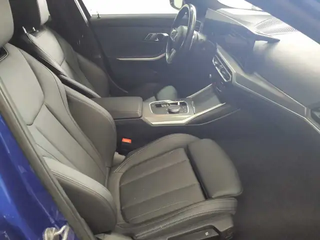 BMW 3 Series view 8