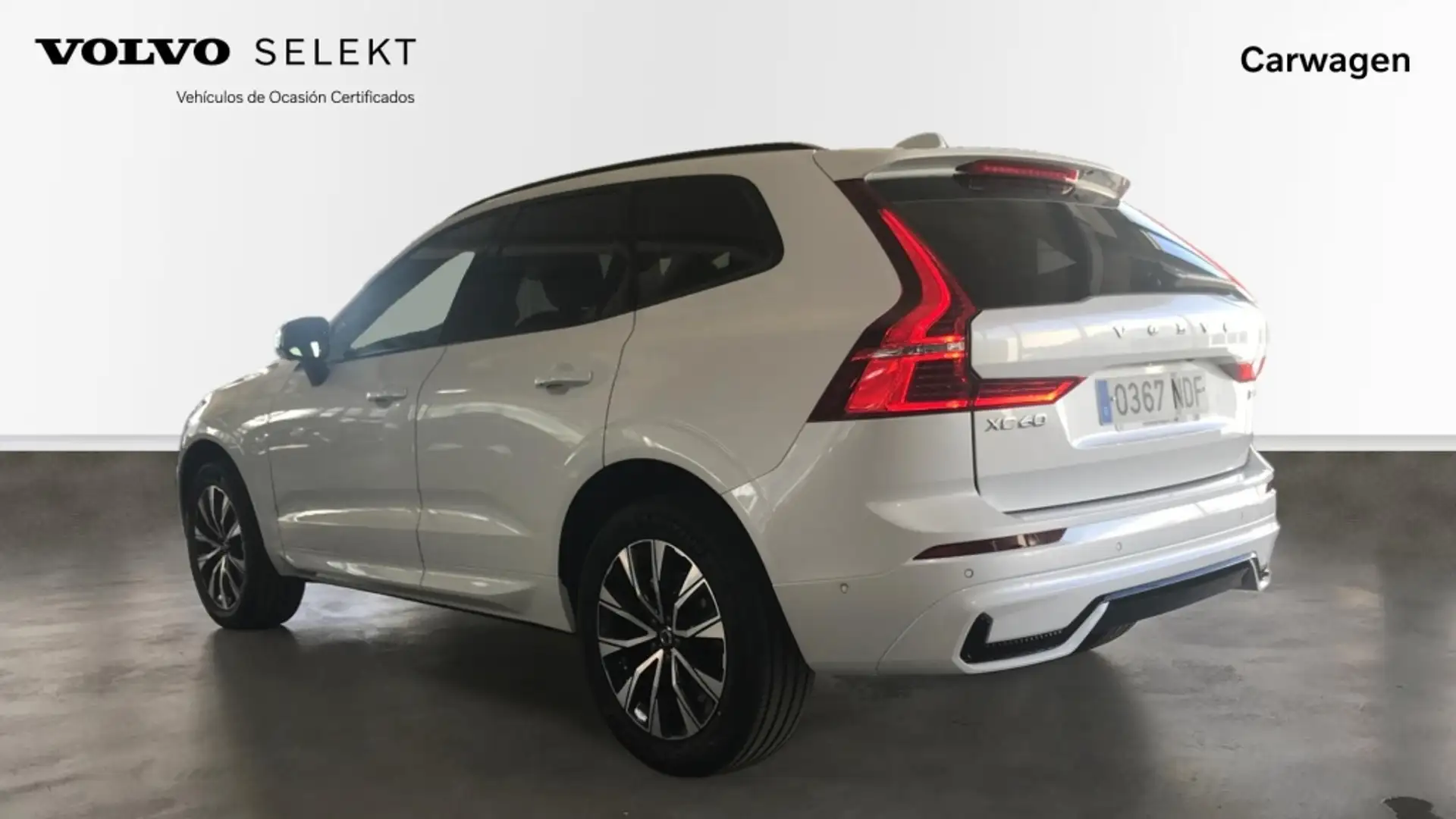 Volvo XC60 B5 Plus Dark AWD Aut. Blanco - 2