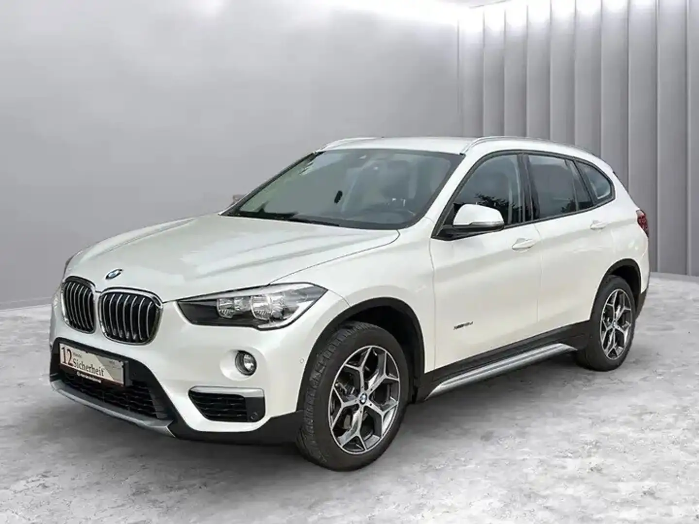BMW X1 xDrive18d Sport Line Weiß - 1
