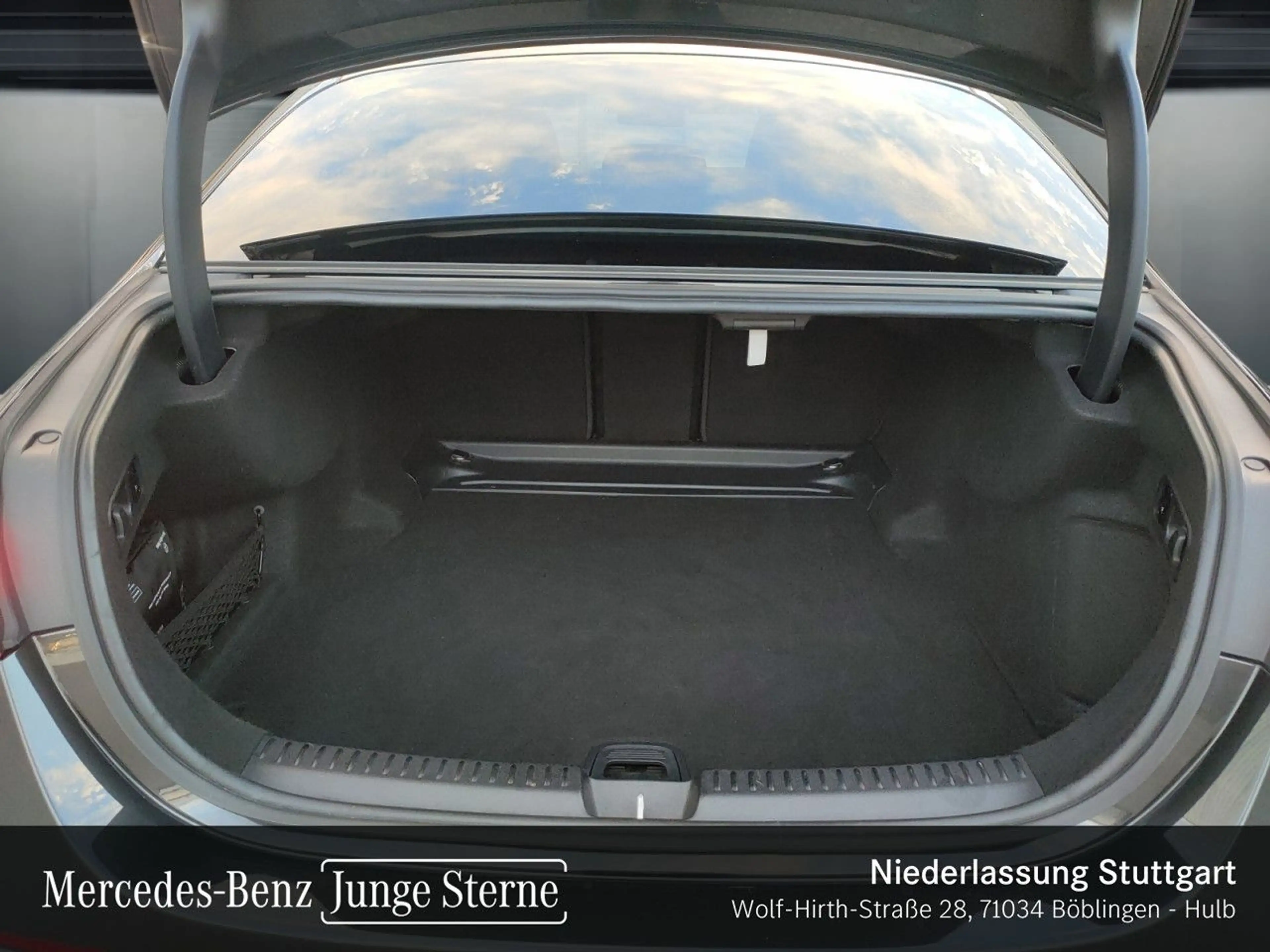 Mercedes-Benz E 220 d Avantgarde WideScreen Distr. LED AHK PTS — photo 6