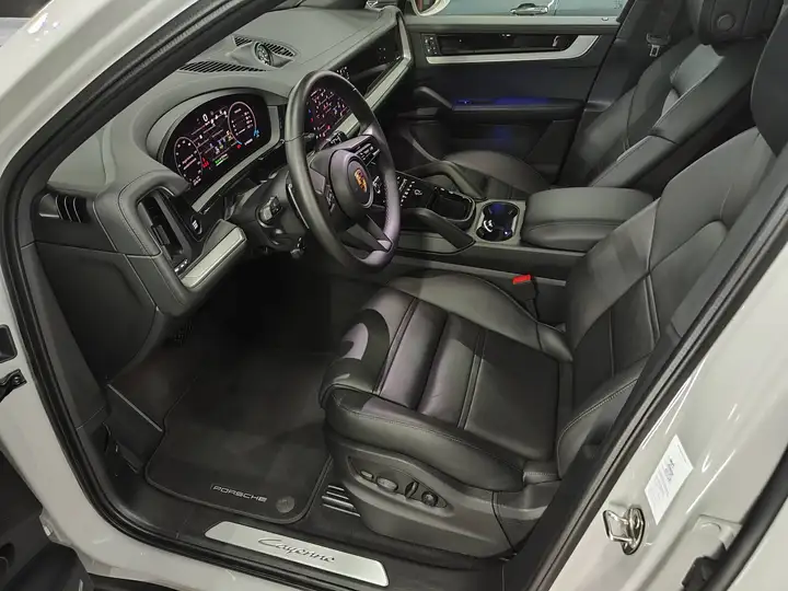 Porsche Cayenne 2025, foto 24