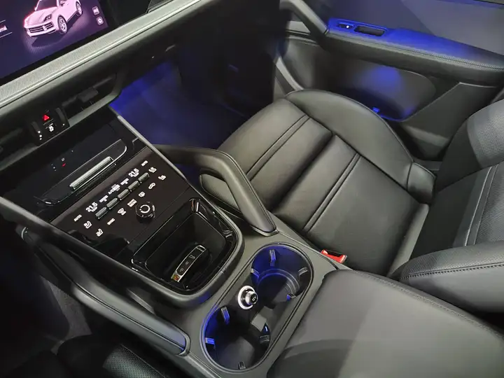 Porsche Cayenne 2025, foto 31