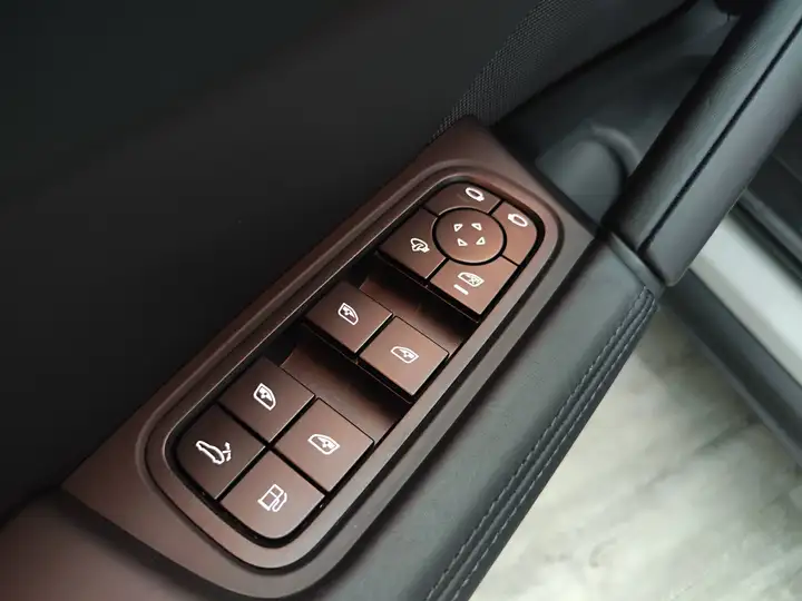 Porsche Cayenne 2025, foto 40