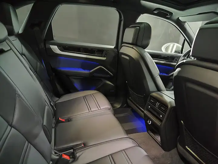 Porsche Cayenne 2025, foto 29