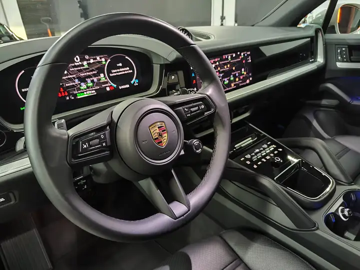 Porsche Cayenne 2025, foto 23