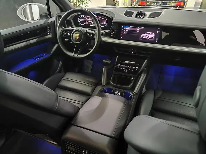 Porsche Cayenne 2025, foto 28