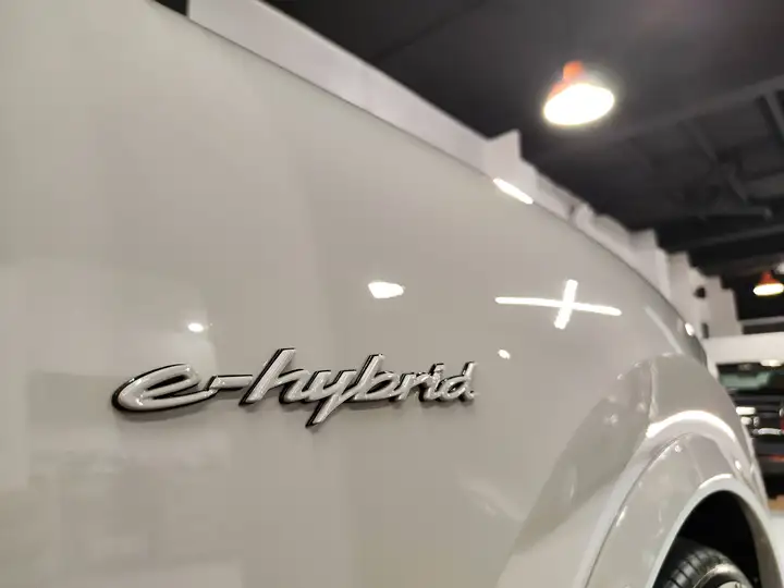 Porsche Cayenne 2025, foto 19