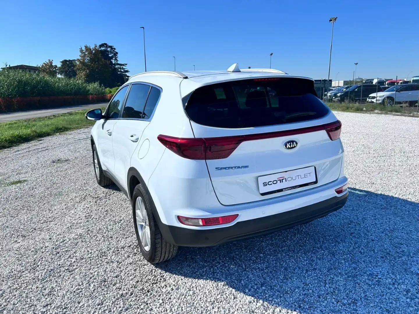 Kia Sportage 1.6 gdi Cool Navi 2wd 132cv Bianco - 2
