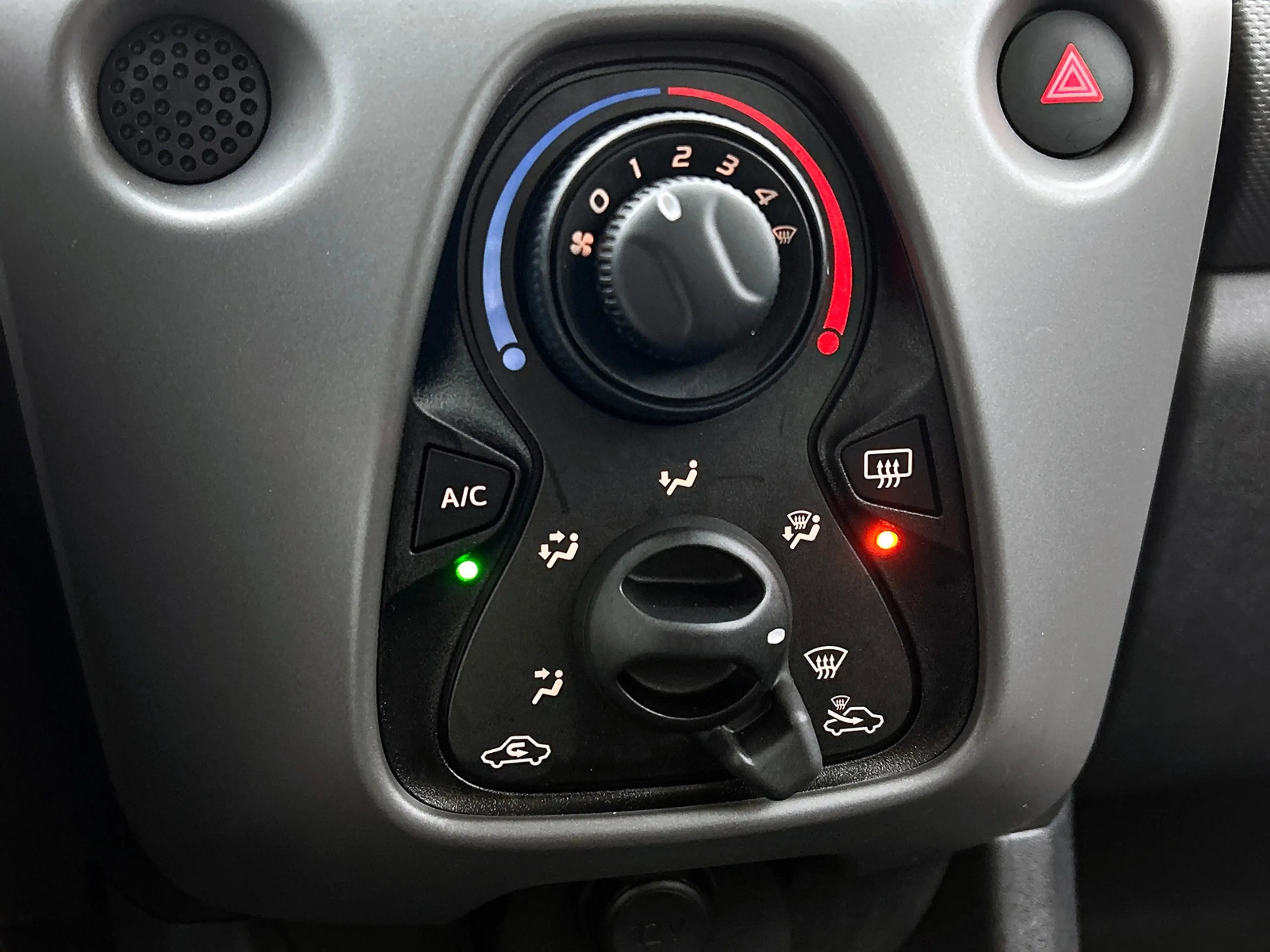 Peugeot 108 1.0 e-VTi Active | Trekhaak | Airco | 12 maanden B — photo 23