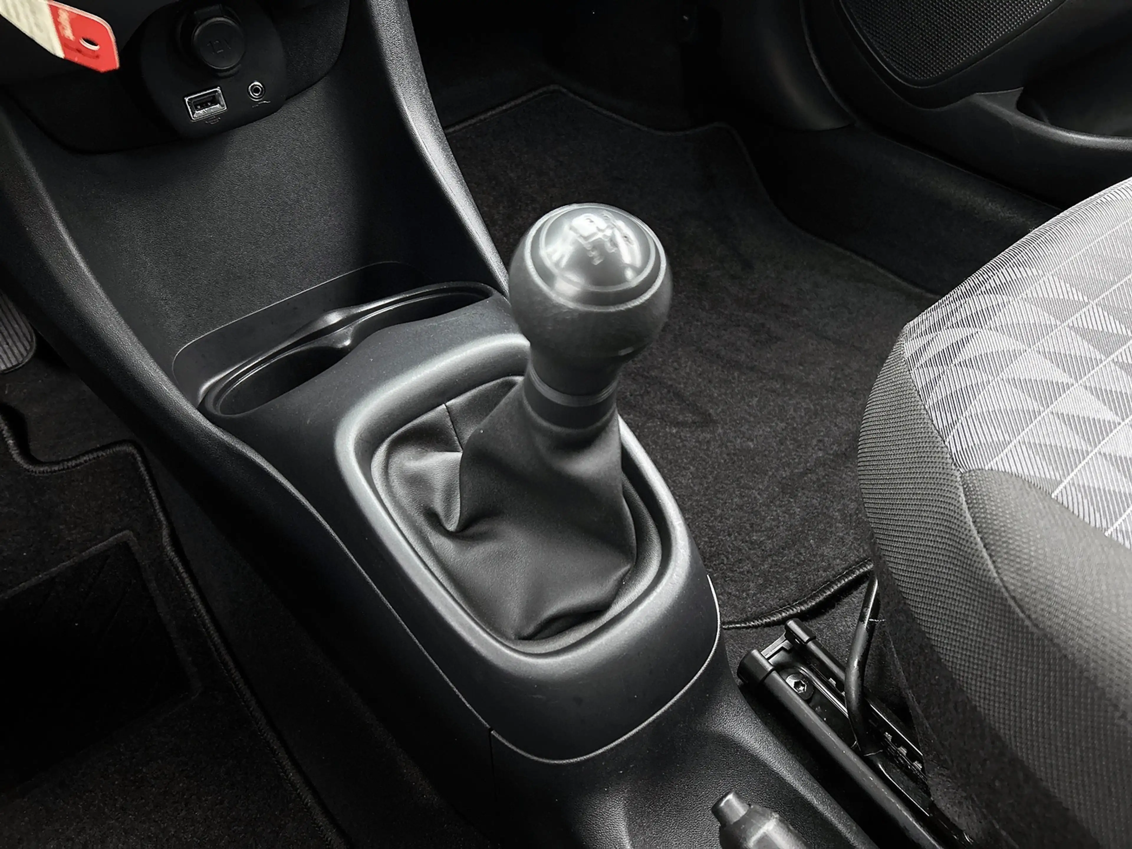Peugeot 108 1.0 e-VTi Active | Trekhaak | Airco | 12 maanden B — photo 11