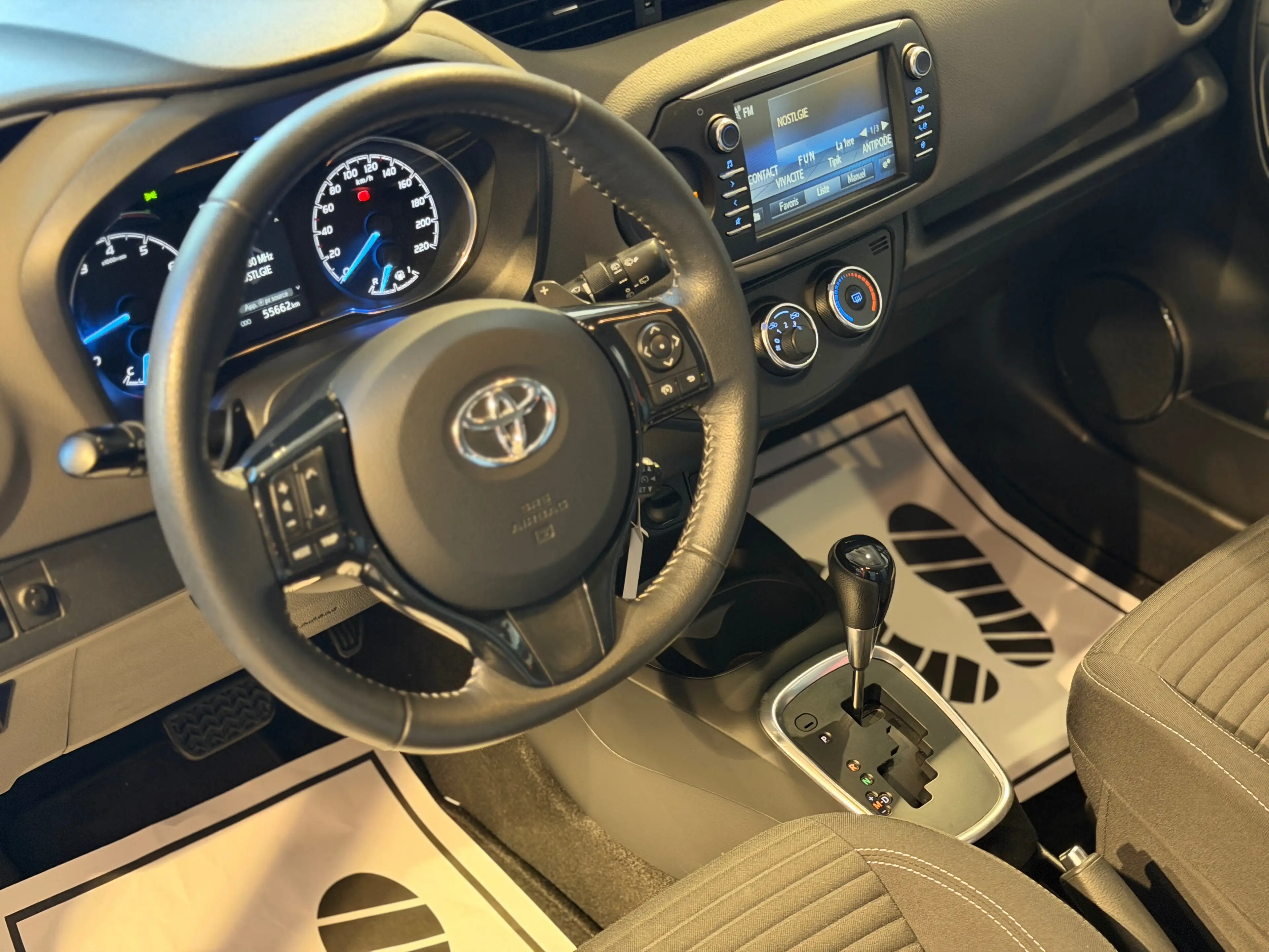 Toyota Yaris 1.5i * BOITE AUTO * CAMERA * 55.000 KM * GARANTIE TOYOTA — photo 12