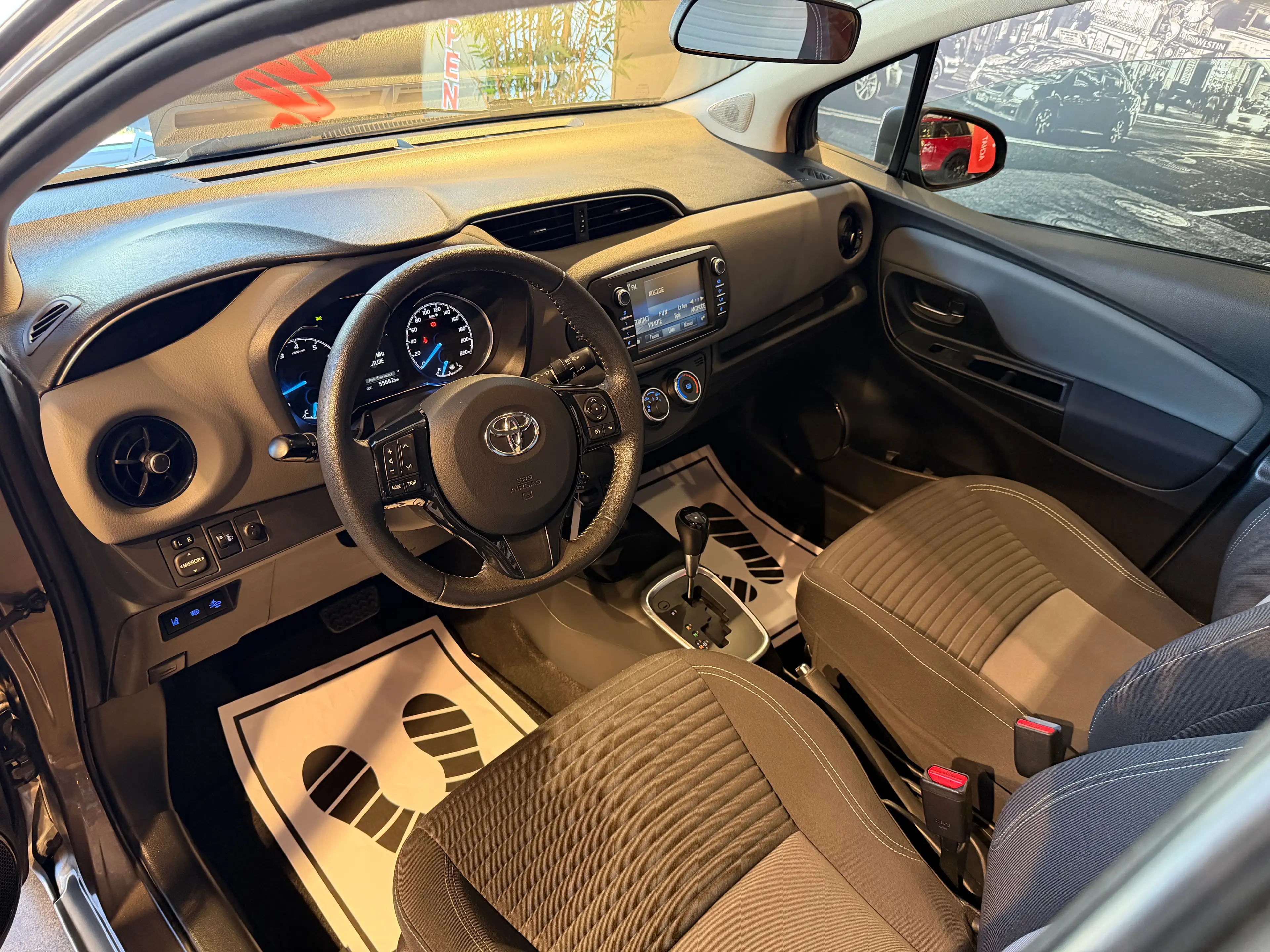 Toyota Yaris 1.5i * BOITE AUTO * CAMERA * 55.000 KM * GARANTIE TOYOTA — photo 11