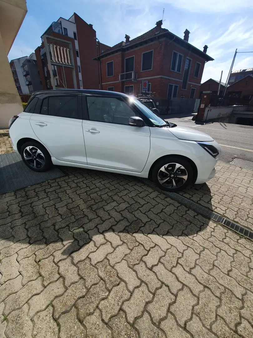 Suzuki Swift 1.2 Hybrid CVT Top Bianco - 1