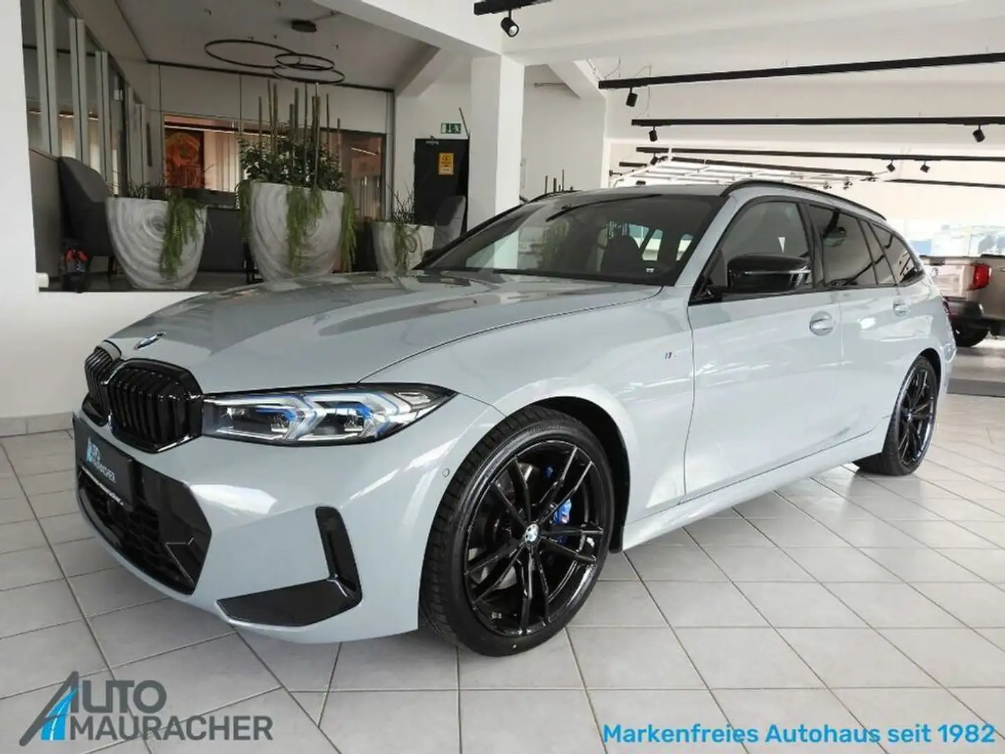 BMW 320 d xDrive Touring M-Sport*LED*PANO*STHZG* Grau - 1