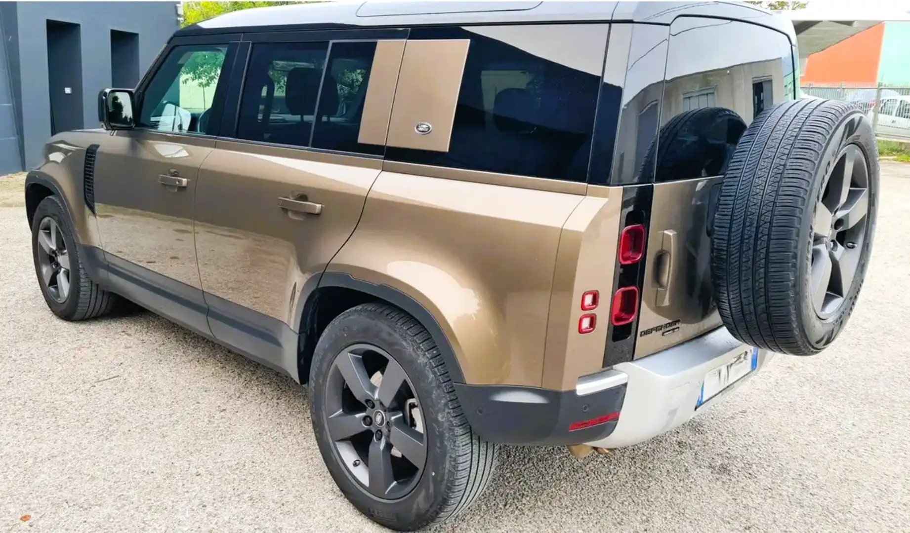 Land Rover Defender 110  240 CV Bronzo - 1