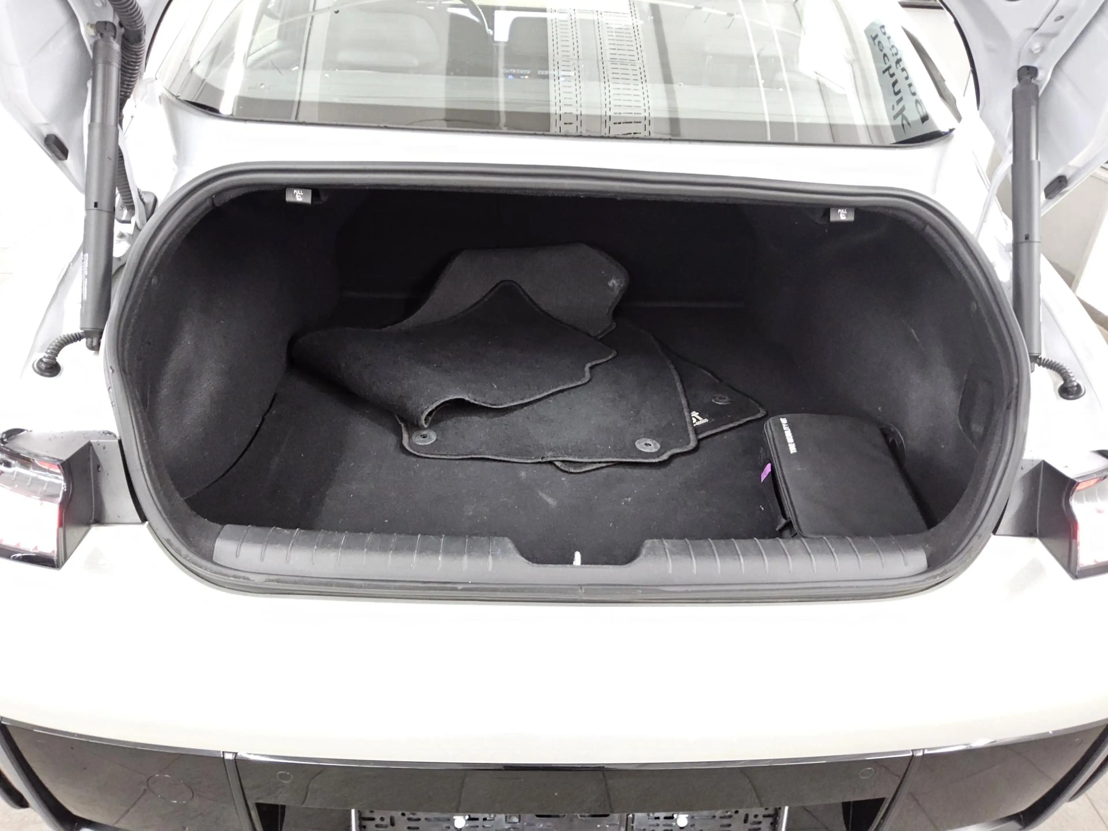 Hyundai IONIQ 6 IONIQ 6 NAVI KLIMA RADIO TEMPO MFL SHZ VC PDC AHK ACC LED el.Heck Kamera — photo 12