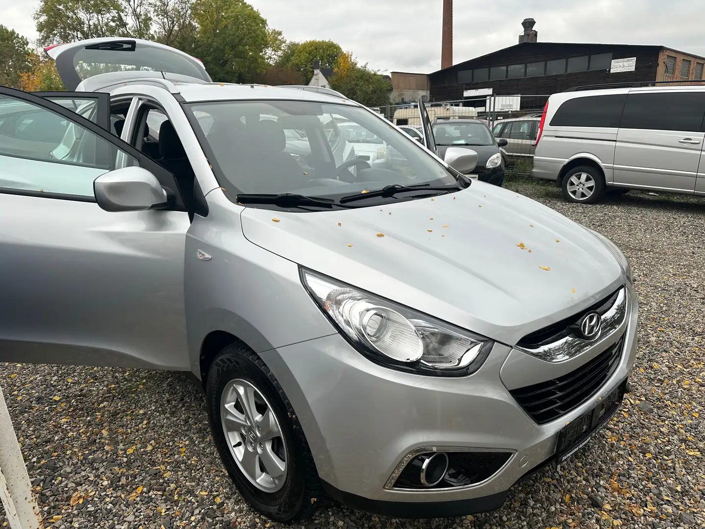 Hyundai iX35 ix35 1.6 2WD UEFA EURO 2012 Edition Silber - 2