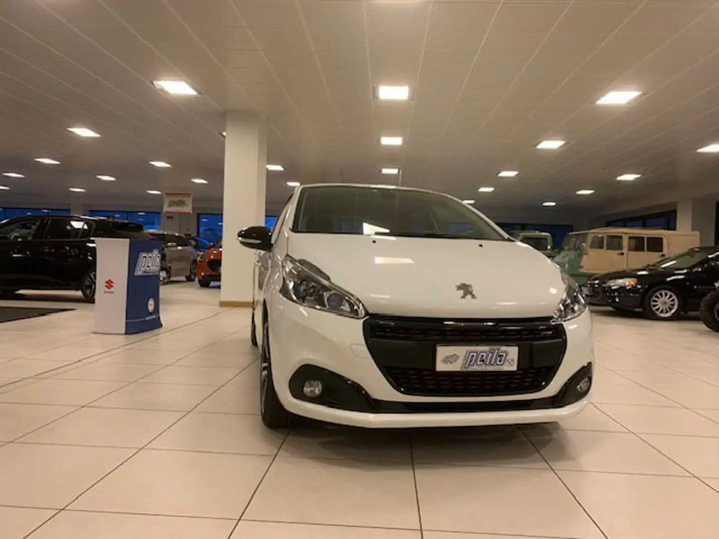 Peugeot 208 PureTech Turbo 110 S&S 5 porte GT Line Bianco - 2