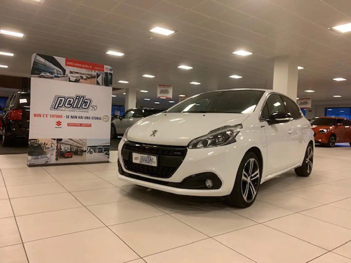 Peugeot 208 PureTech Turbo 110 S&S 5 porte GT Line Bianco - 1