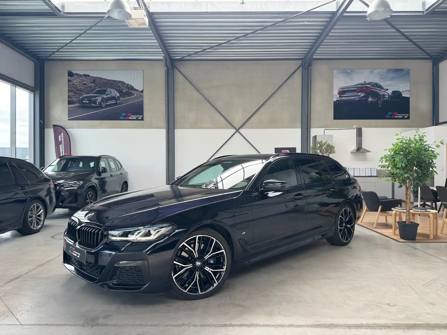 BMW 530 e M-Sport, 03/2021 (Gereserveerd) Noir - 1