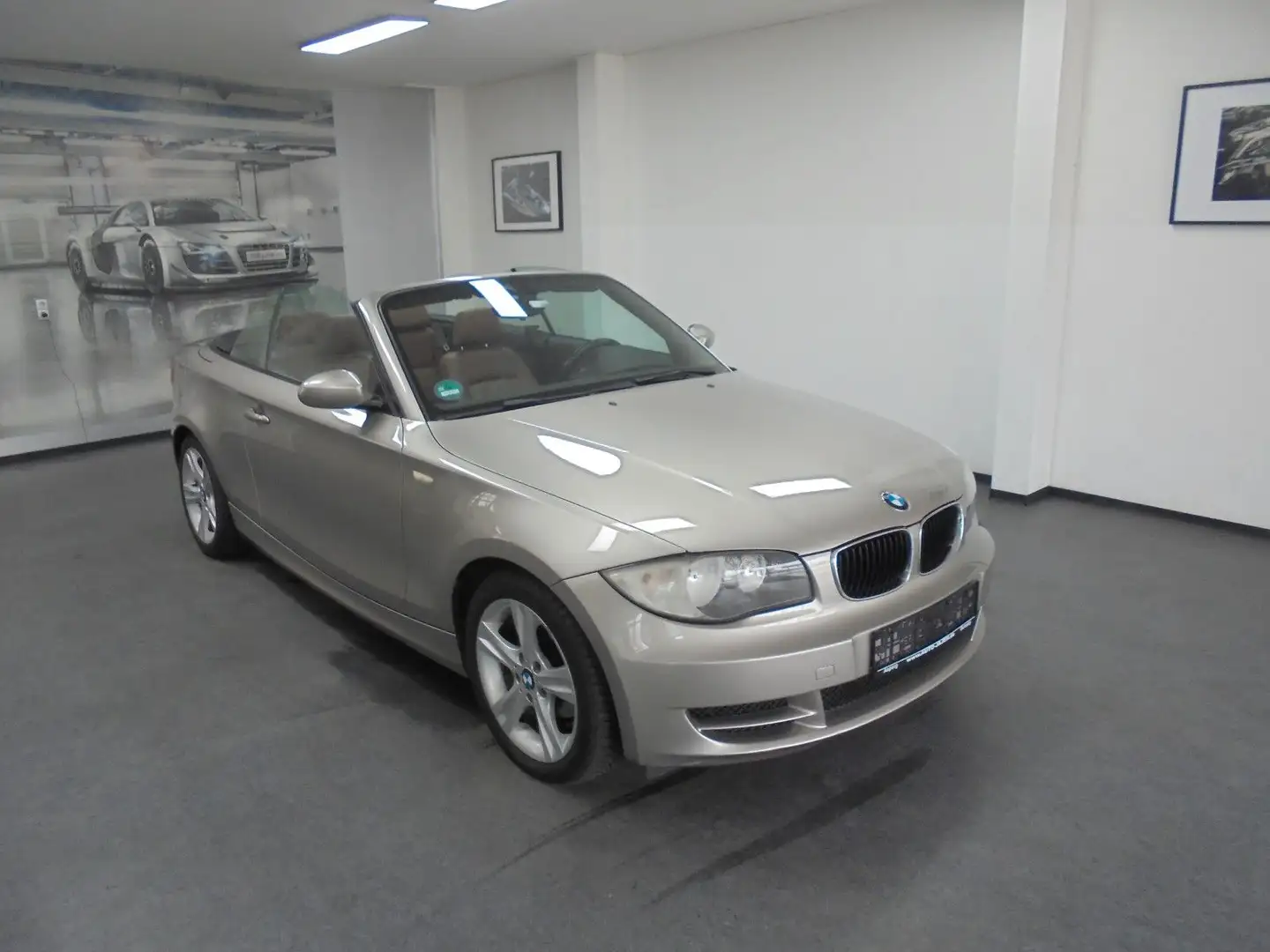 BMW 118 i Cabrio Leder PDC TÜV 03/2027 - 2