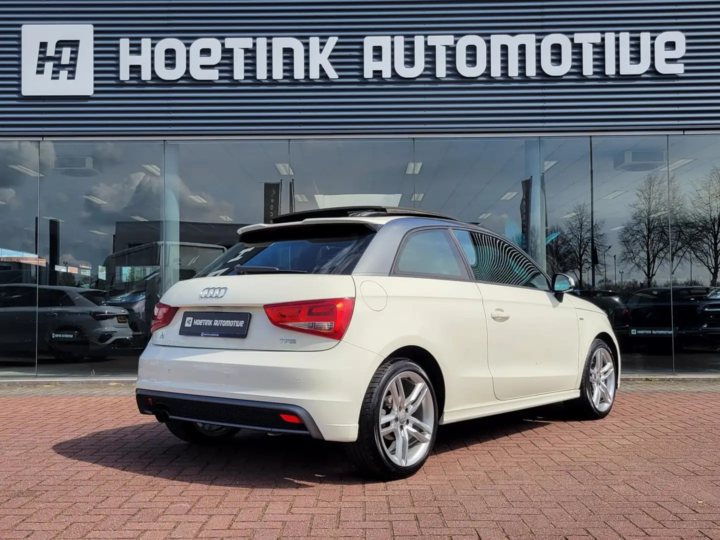 Audi A1 1.4 TFSI S edition | Pano | Xenon Bílá - 2