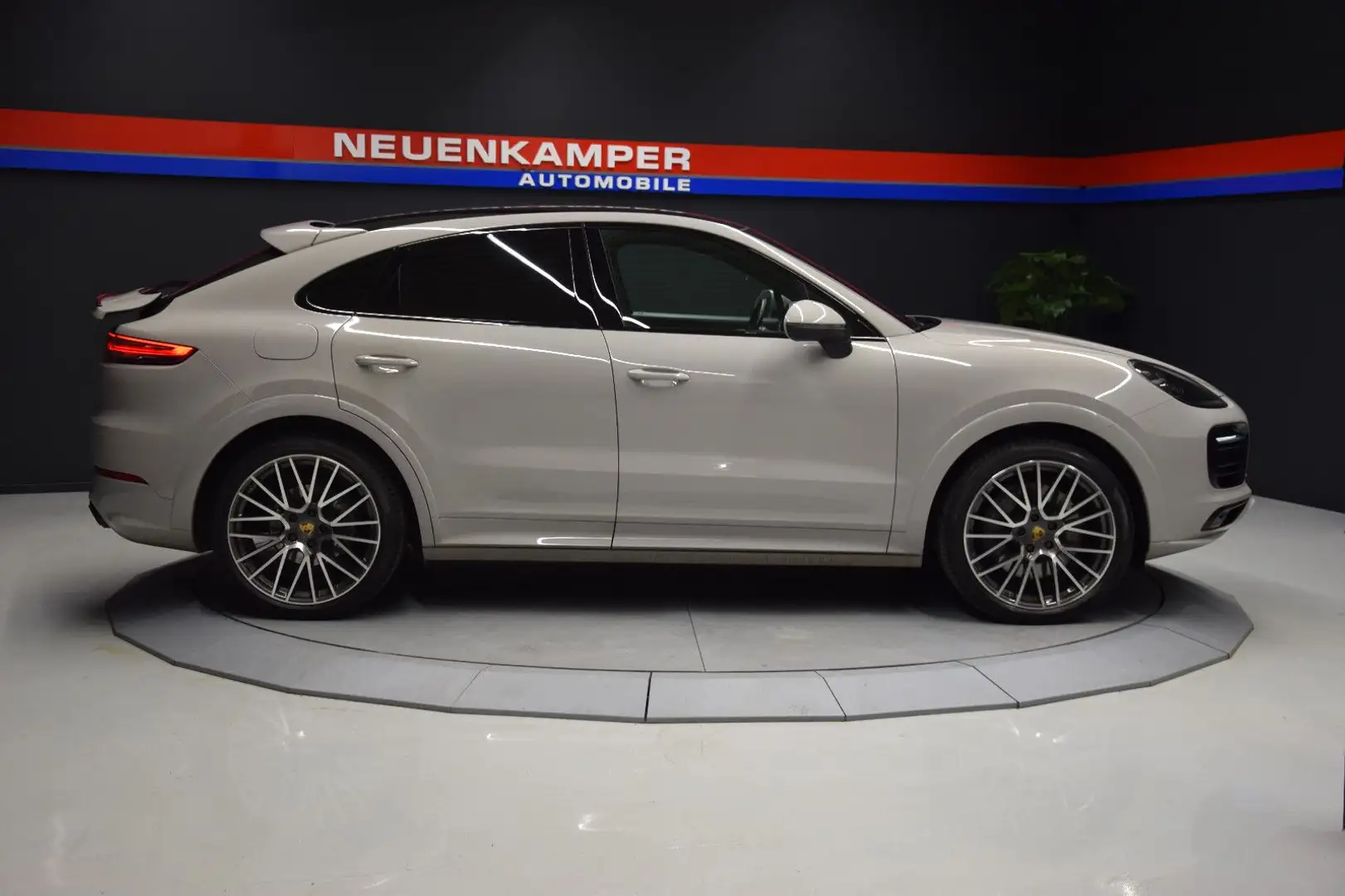 Porsche Cayenne Coupé S Sport Design Pano HuD Sitzlüft. Gris - 2