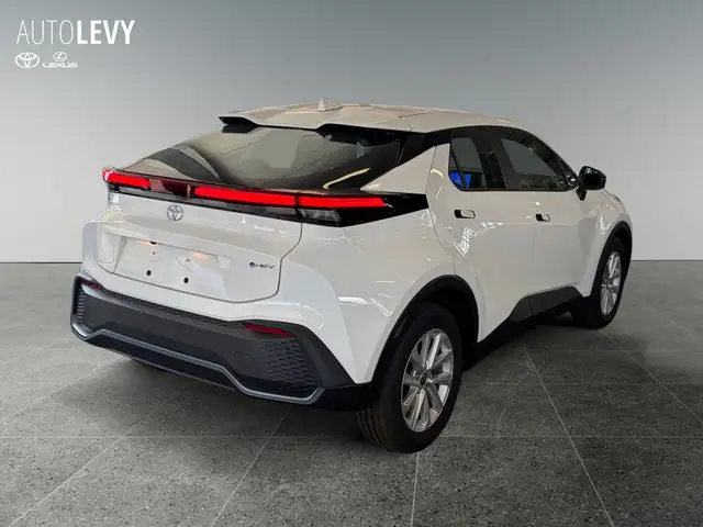 Toyota C-HR view 6